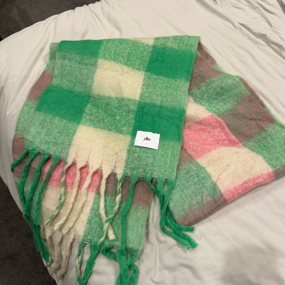 Yellow the Label Leah Oversized Blanket Scarf